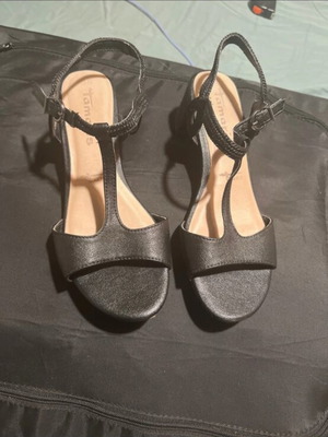 Tamaris women's sandals used, size 38, black