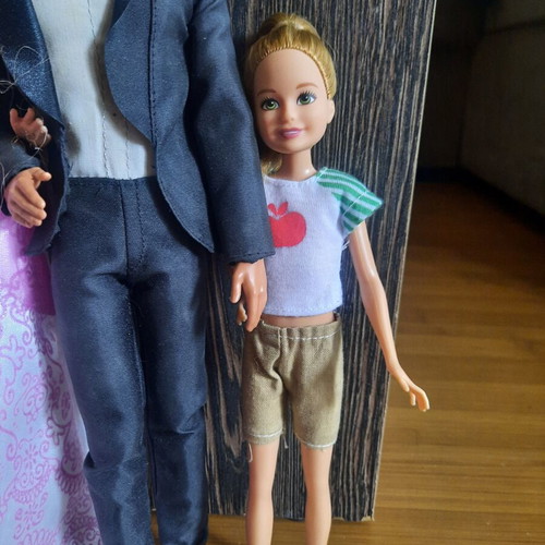 Barbie & Ken doll set, wedding and sisters