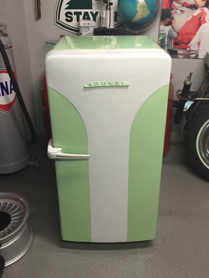 Αναπαλαιωμένο ψυγείο πάγου σε άριστη κατάσταση