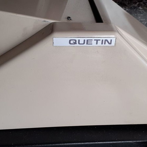 Quetin dental machine used with tools and free workbench