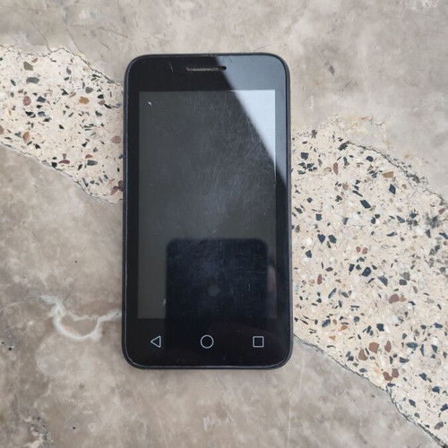 Vodafone Vf695 used without charger, battery needed