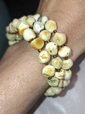 Bracelet made of solid royal Baltic amber, beige, new