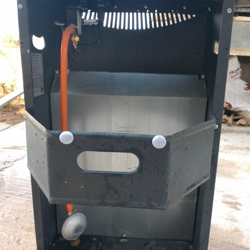Daewoo 4200W gas heater with foldable gas cylinder base