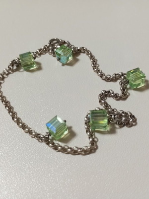 Bracelet with green transparent crystals, new, 25 cm