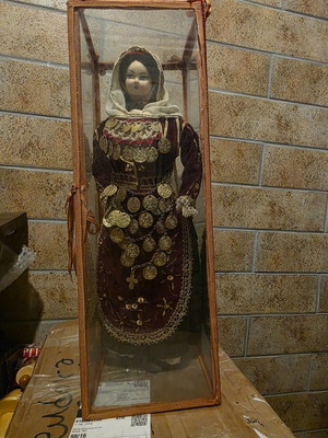 Old doll like new in box