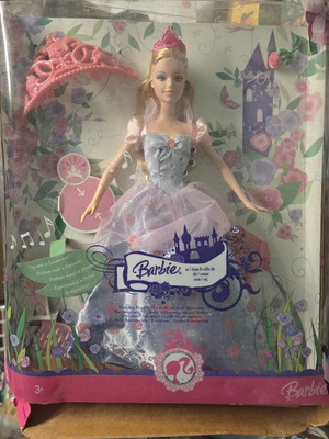 Sleeping Beauty Barbie doll like new