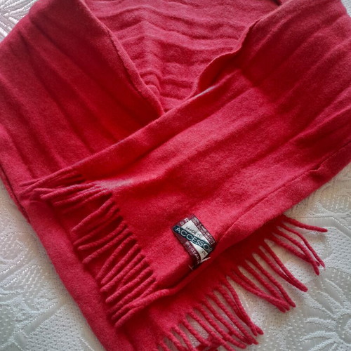 Scarf woolen red used