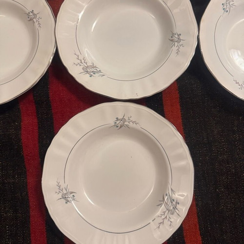 Vintage ceramic soup plates in like new condition, set of 6