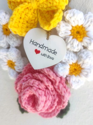 Στεφάνι μικρό με χειροποίητα πλεκτά λουλούδια καινούργιο