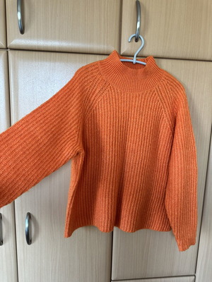 Cubus wool sweater size M like new, bright orange