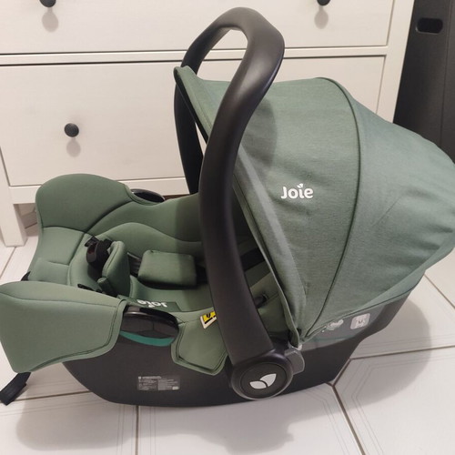 Joie I-Snug 2 Layrel car seat like new with stroller adapters