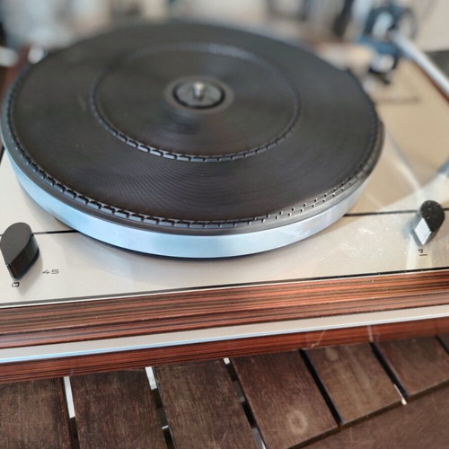 Thorens TD 165 Turntable like new with Shure cartridge and rosewood plinth