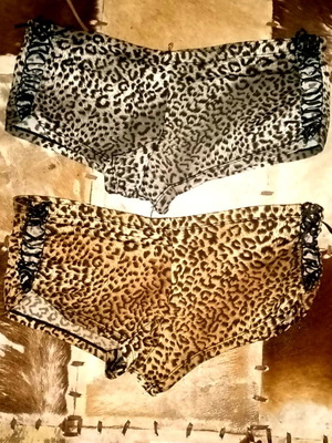 Set of women's leopard print panties new, size small