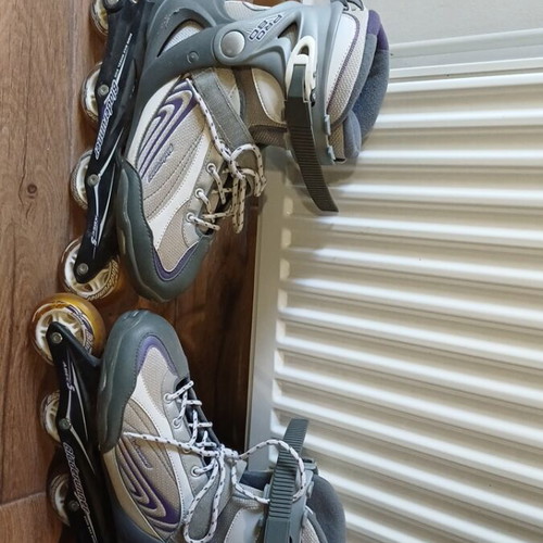 Bladerunner Rollers size 40.5 like new with protective gear gift