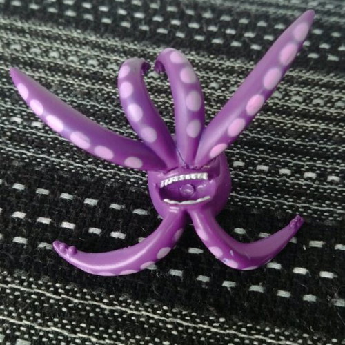 Kraken figure like new from Invizimals by IMC Toys