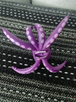 Kraken figure like new from Invizimals by IMC Toys