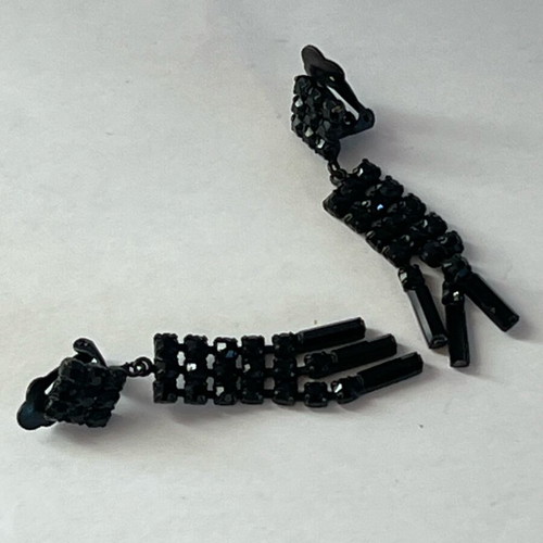 Vintage earrings black shiny with clip like new