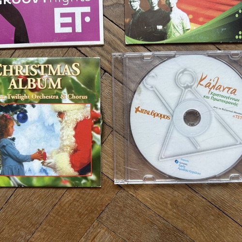 Music CDs like new, pack of 12