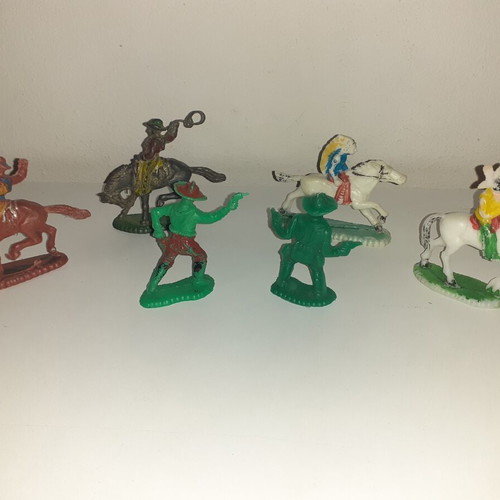 Kaou Bous and Indians Klin toy figures