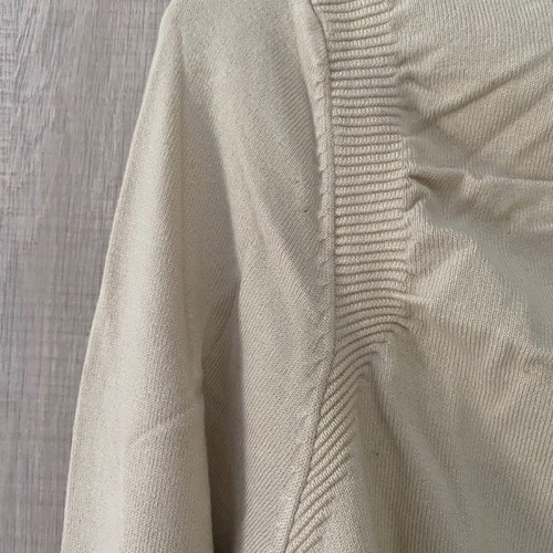 Sarah turtleneck size M new, beige