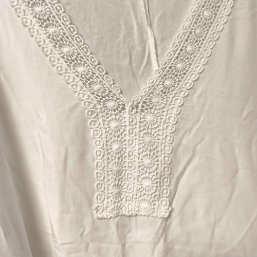 White plus size blouse with lace details like new
