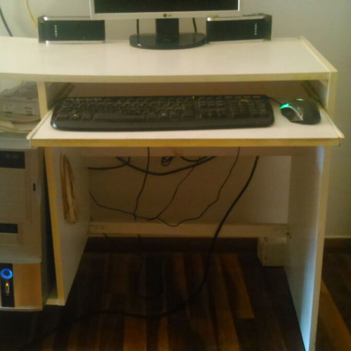 Computer Desk with Dimensions 92x45x75 cm