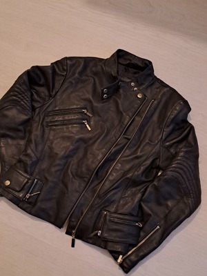 Women's leather biker jacket size S like new, black