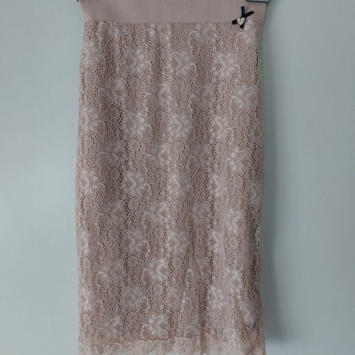 Lynne pencil skirt like new, beige and pink, size L