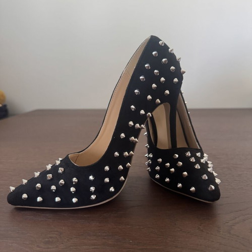 Studded black pumps new, size 37.5
