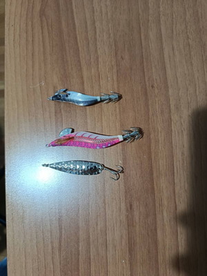 Yozuri squid fishing lures and silver saltwater spoon like new