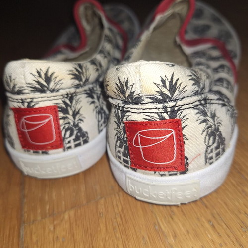 BucketFeet sneakers hand-painted pineapple design like new, size 38, white and red