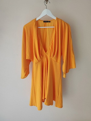 Boohoo yellow short dress size UK 16 like new