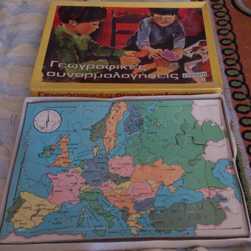 Puzzle geographical assembly used, 52 pieces, with damages
