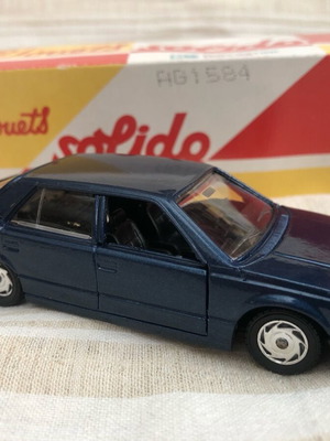 Renault 25 collectible model 1/43 like new