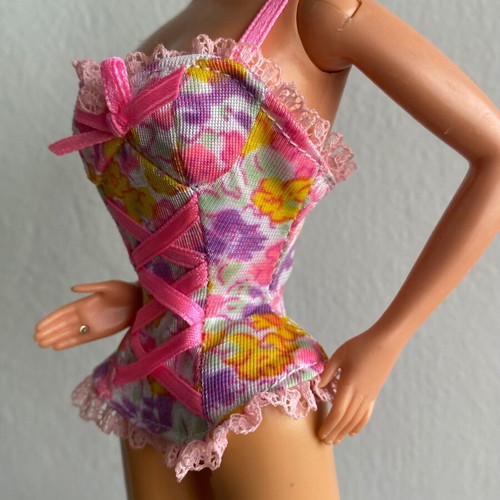 Mattel Barbie Fashion Avenue lingerie corset 1995 used