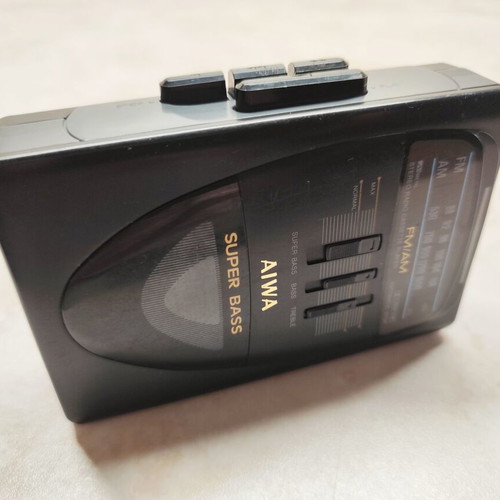 AIWA HS-T11 Walkman Super Bass cassette player used, vintage Japan