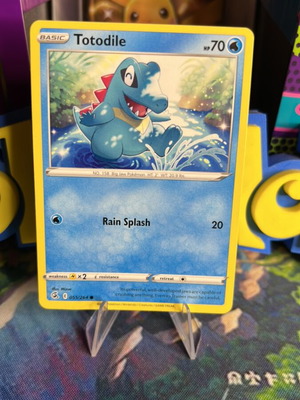 Totodile Fusion Strike Pokemon card
