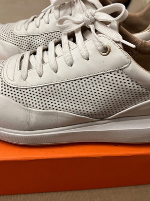 Geox women's white sneakers size 40 used