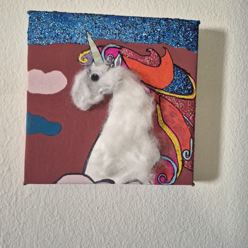 Painting canvas with unicorn, glitter and 3D details