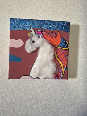 Painting canvas with unicorn, glitter and 3D details