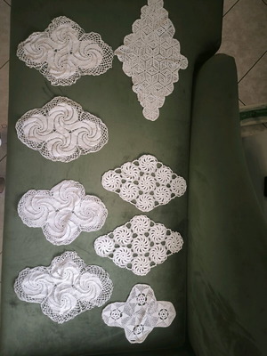Set of 36 handmade white vintage doilies like new