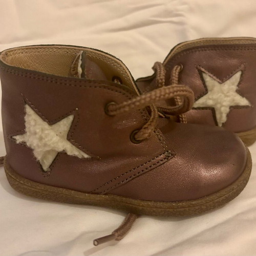 Papillon children's leather boots like new, size 21