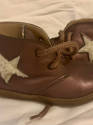 Papillon children's leather boots like new, size 21