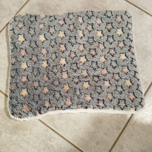 Pet bed new, small for guinea pigs, rabbits, kittens