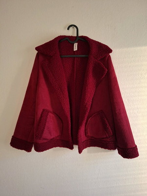 Jacket cardigan like new, red with faux leather and fur
