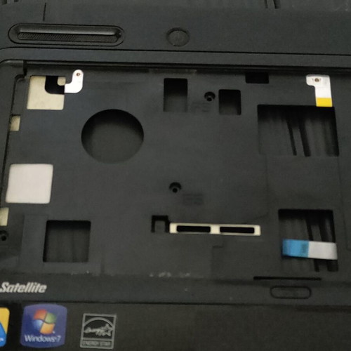 Toshiba Satellite L600 L600-01B Top Case with Touchpad like new