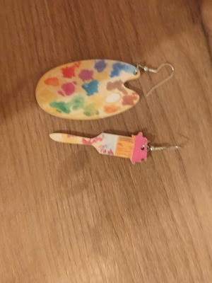 Earrings set brush and palette used, multicolor