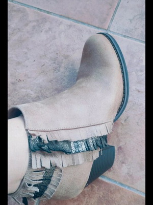 Boots like new, size 38