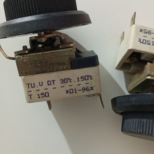 Three-contact thermostats and water sensor used, set of 3+1