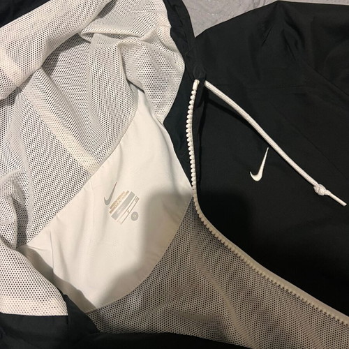 Nike jacket like new, size S, black, slim fit